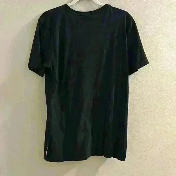 NWOT Men’s Aston Martin Formula 1 Team Shirt - Picture 4 of 5